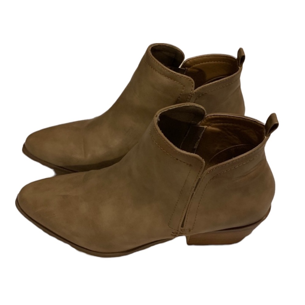 Just Fab tan short booties